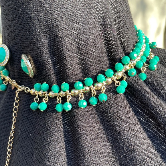 Avon Vintage Green Embellished Necklace Earring - Picture 3 of 4